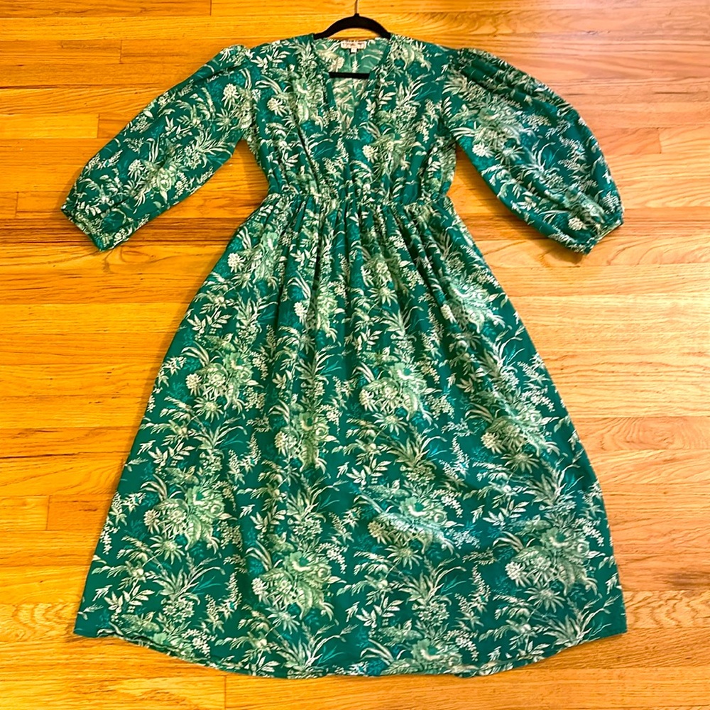 Mille Puffy Sleeve Green & White Dress Worn 3x Size XL (12/14)